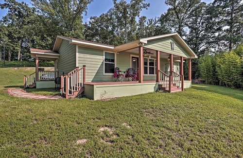 Jefferson Maison | Relaxing Texas Getaway, 1 Mile to Boat Ramp!