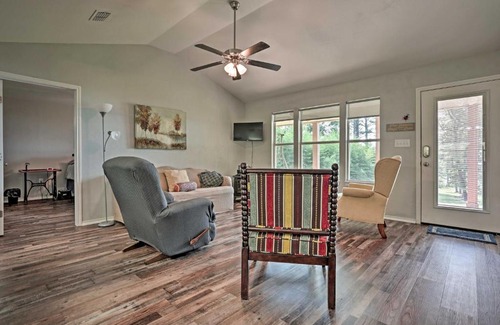 Jefferson Maison | Relaxing Texas Getaway, 1 Mile to Boat Ramp!