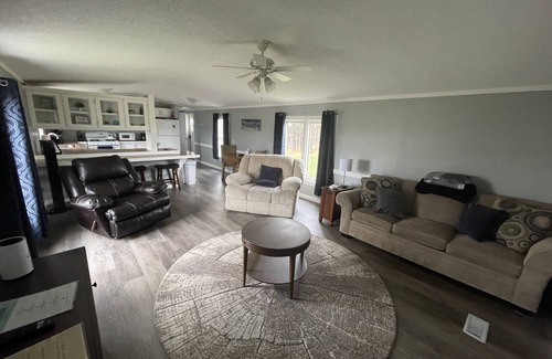 Bark River Maison | Relaxing Two Bedroom Home in a Country Setting
