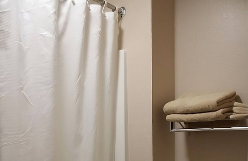 Mount Vernon Maison | Relaxing Vacation! 2 Great Units Near Riverbend Park, Free Breakfast & Parking