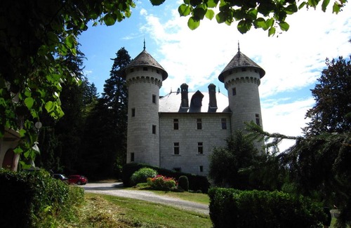 Serrieres-en-Chautagne Maison | Relaxing villa in Caillan with private pool