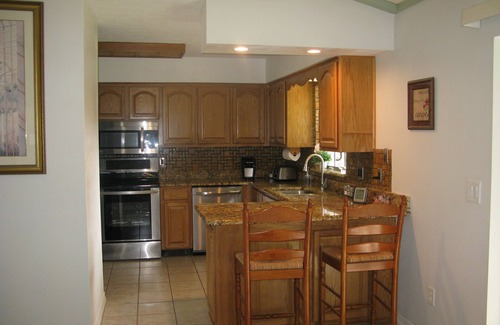 Lutz Maison | Relaxing waterfront haven. Near Moffett cancer center.