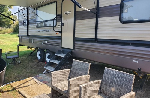 Walnut Grove Maison | Relaxing Waterfront RV along the Sacramento River