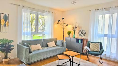 Koenigs Wusterhausen Appartement | RelaxRefugium LUXUS - Küche, Arbeitsplätze, Stellplatz & Komfort für bis 6 Gäste