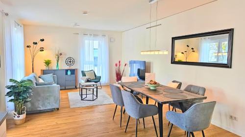 Koenigs Wusterhausen Appartement | RelaxRefugium LUXUS - Küche, Arbeitsplätze, Stellplatz & Komfort für bis 6 Gäste