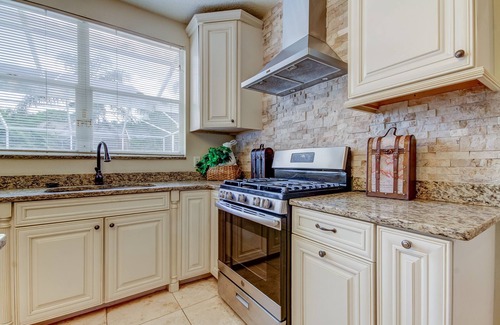 Westchase Maison | Relocating???? (5/3) w/pool