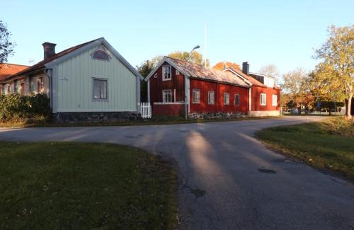 Osthammar Appartement | Remarkable Harbour View Cabin.