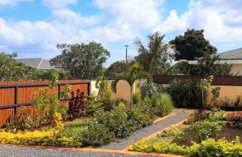 Camp Bestel Maison | Remarkable 3-Bed House in Pointe aux Piments