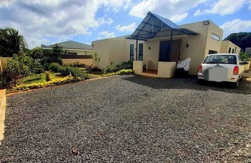 Camp Bestel Maison | Remarkable 3-Bed House in Pointe aux Piments