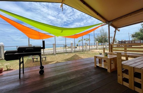 Pantai Penarik Autre | Rembulan Escape - Beachfront safari tent