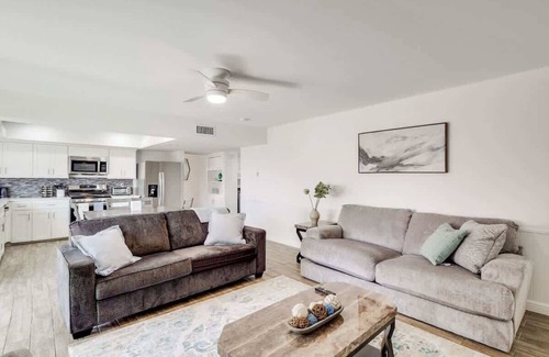 North Central Carrollton Maison | Remodeled 3 bedroom w/ central location Carrollton