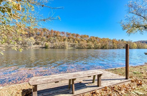 Belspring Maison | Remodeled, 3 BR, cabin on river