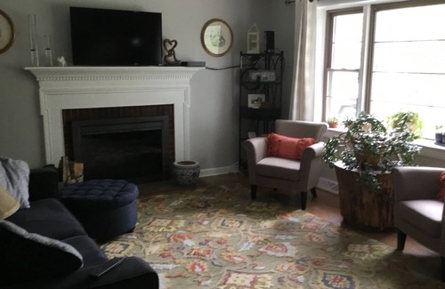 Lynchburg Maison | Remodeled 60s ranch 5 min from Liberty University.