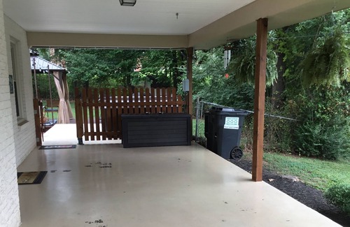 Lynchburg Maison | Remodeled 60s ranch 5 min from Liberty University.