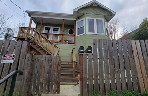 Crockett Appartement | Remodeled Apartment in Crockett! Great for 4