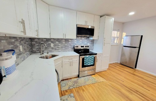 South Huntington Maison | Remodeled, cozy, family friendly, central place. Entire 2nd & 3rd floor to use.