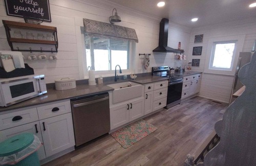 Brooks County Autre | Remodeled farmhouse, close to Moultrie, Thomasville and Valdosta!