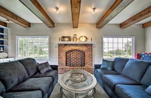 Liberty Maison | Remodeled Historic Farmhouse about 20 Mi to KC!