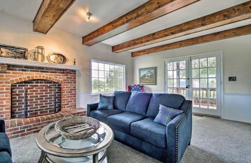 Liberty Maison | Remodeled Historic Farmhouse about 20 Mi to KC!