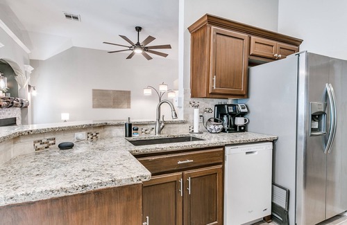 Edmond Maison | Remodeled home in quiet neighborhood--kid friendly