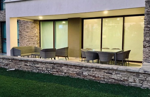 Puente del Mar Appartement | REMODELED Luxurious First-Floor Apartment in Isla Residences