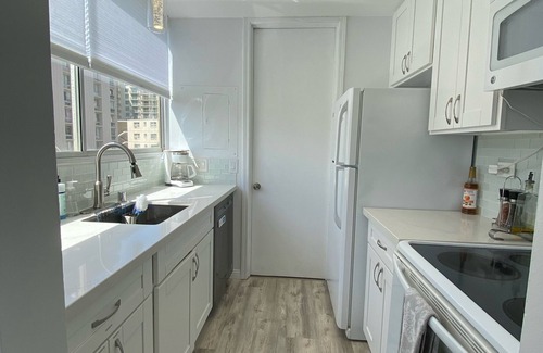 Diamond Head - Kapahulu - St. Louis Copropriété | Remodeled oasis in the heart of Waikiki! Min. from beach, shops, & restaurants!