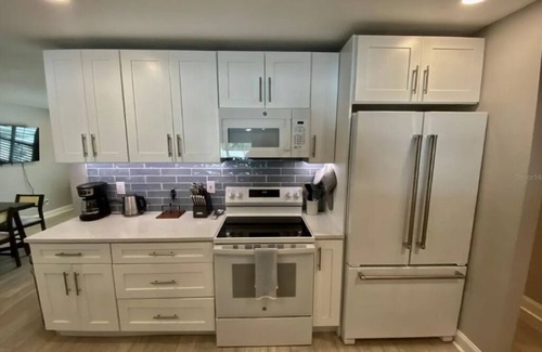 Palma Sola Maison | Remodeled Pool Home in NW Bradenton - Just 5 miles to Anna Maria Island!