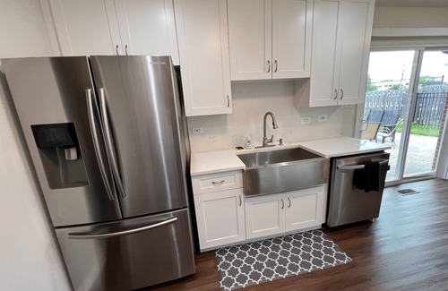 Darien Maison | Remodeled SFR w/fireplace, super close to main highways and Chicago