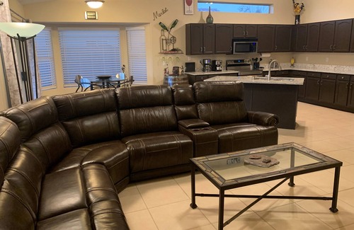 Chandler Maison | Remodeled single story home,1 mi to downtown Chandler, 14+ day discount, call us
