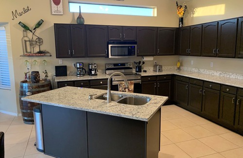 Chandler Maison | Remodeled single story home,1 mi to downtown Chandler, 14+ day discount, call us