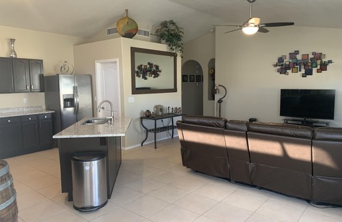 Chandler Maison | Remodeled single story home,1 mi to downtown Chandler, 14+ day discount, call us