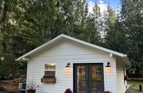 Fall City Cottage | New Construction Cottage! Walk to Lake and Hiking Trails