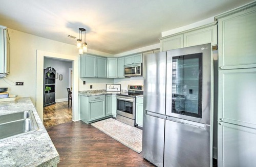 Thomasville Maison | Remodeled Thomasville Home with Charcoal Grill!