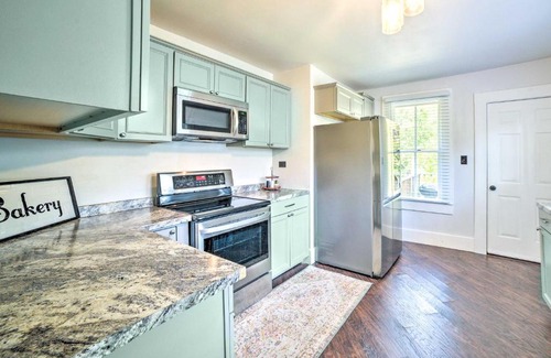 Thomasville Maison | Remodeled Thomasville Home with Charcoal Grill!