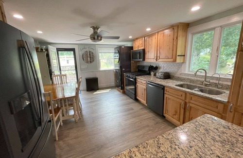 Lochmere Maison | Lake Winnisquam Waterfront Home - Newly Remodeled - Private Dock/AC/Kayaks/Dogs