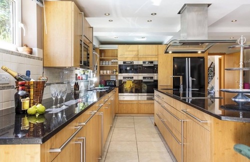 East Dean and Friston Villa | Remodelled luxury Farmhouse retreat nestled in beautiful honeypot area.