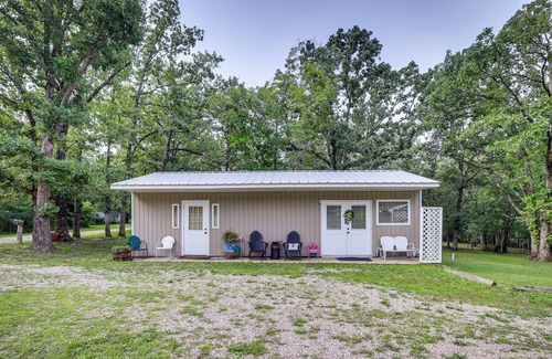 Bourbon Cottage | Remote Missouri Getaway w/ Grill & Fire Pit!
