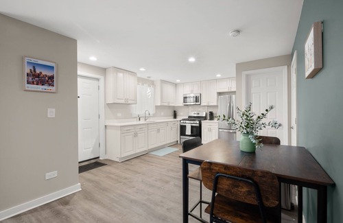 Jackson Park Highlands Maison | Remote Worker Special: 2-bedroom townhome in Jackson Park Highlands neighborhood