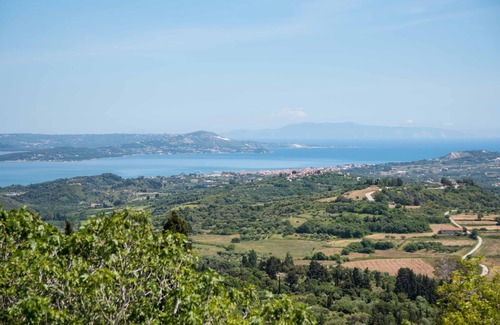 Paliki Maison | Rena's panorama view house