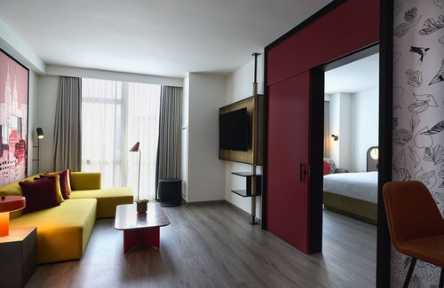 Flushing Chinatown Hôtel | Renaissance New York Flushing Hotel at Tangram