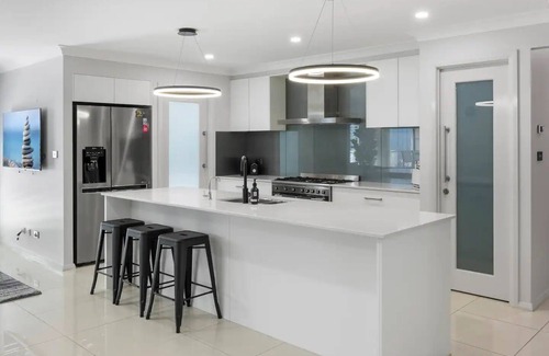 Belmont North Maison | Rengor Executive Retreat