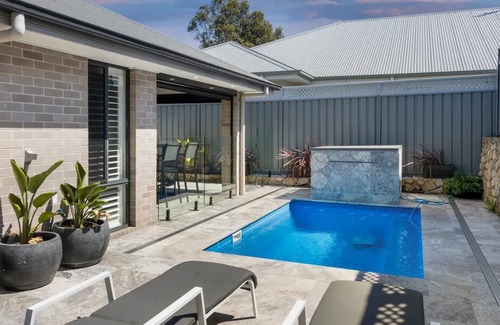 Belmont North Maison | Rengor Executive Retreat