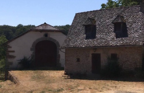 Roannes-Saint-Mary Maison | Renovated 1789 manor house with swimming pool