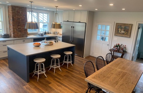 Rippon Maison | Renovated 1880s farmhouse near the Blue Ridge and Sky Meadows with amazing views