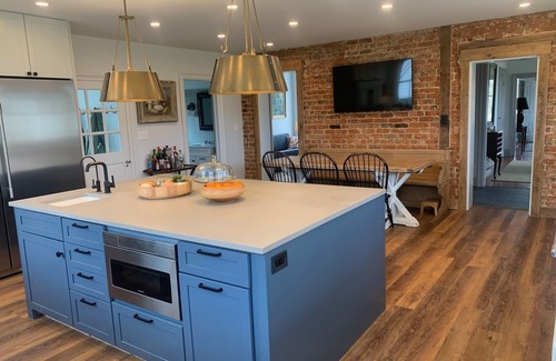 Rippon Maison | Renovated 1880s farmhouse near the Blue Ridge and Sky Meadows with amazing views