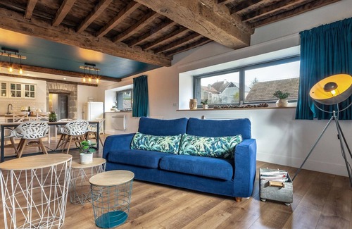 Cenans Cottage | Maison XVIIIe rénovée, 2 chambres, jardin, Wifi, animaux admis