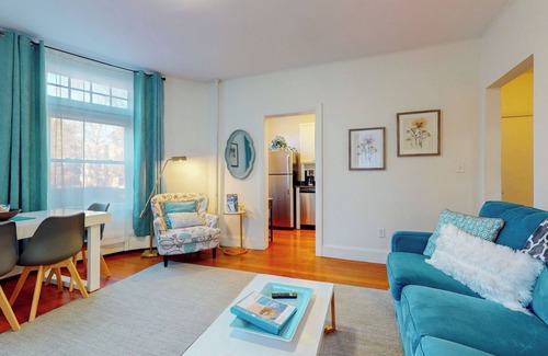 Cleveland Circle Appartement | Rénové 1BED, étapes pour MBTA, boutiques et restaurants