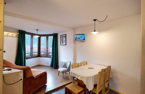 Les Menuires Appartement | Renovated 2-room apt for 4, ski-in/ski-out, parking