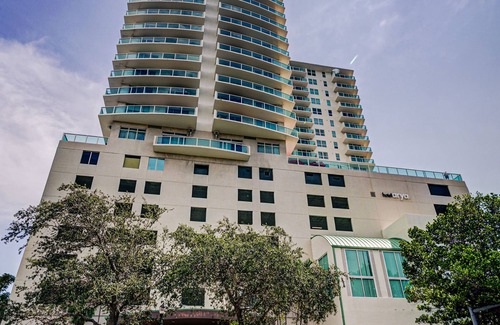 Coconut Grove Appartement | Rénové 21ème Fl. Unité privée située dans l'hôtel Coconut Grove!