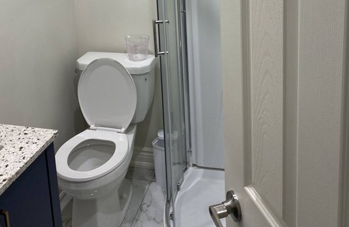 Hamilton Maison | RENOVATED | 2BED|2 BATH| SLEEP 5| HOUSE